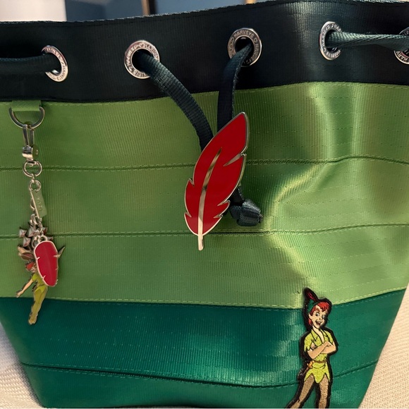 Harvey’s Disney Peter Pan set - Picture 9 of 9